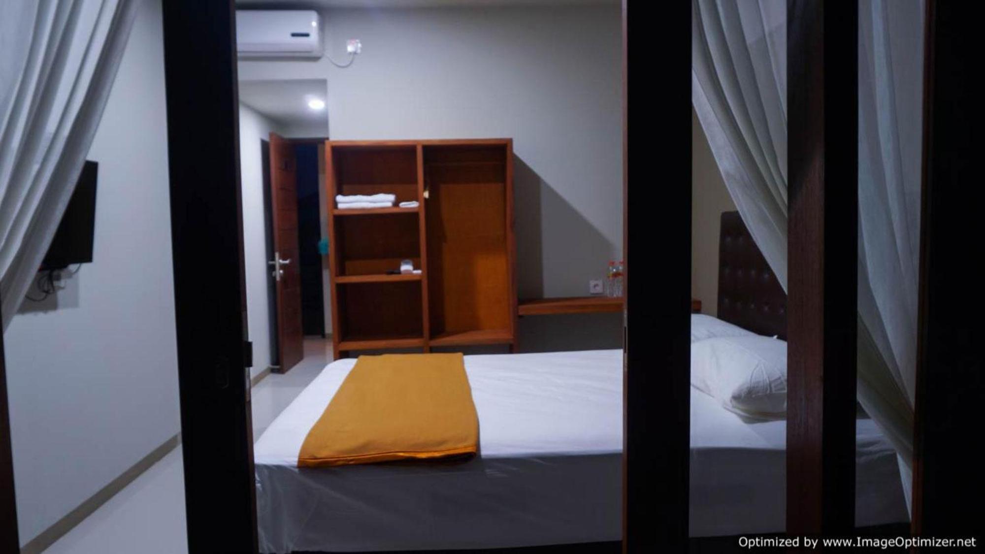 Hastina Hotel Lombok Mataram Buitenkant foto