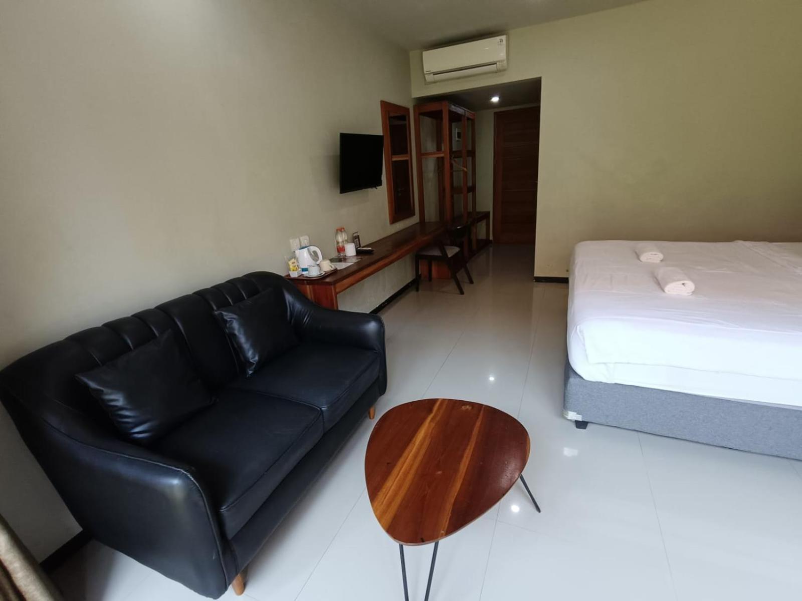 Hastina Hotel Lombok Mataram Buitenkant foto